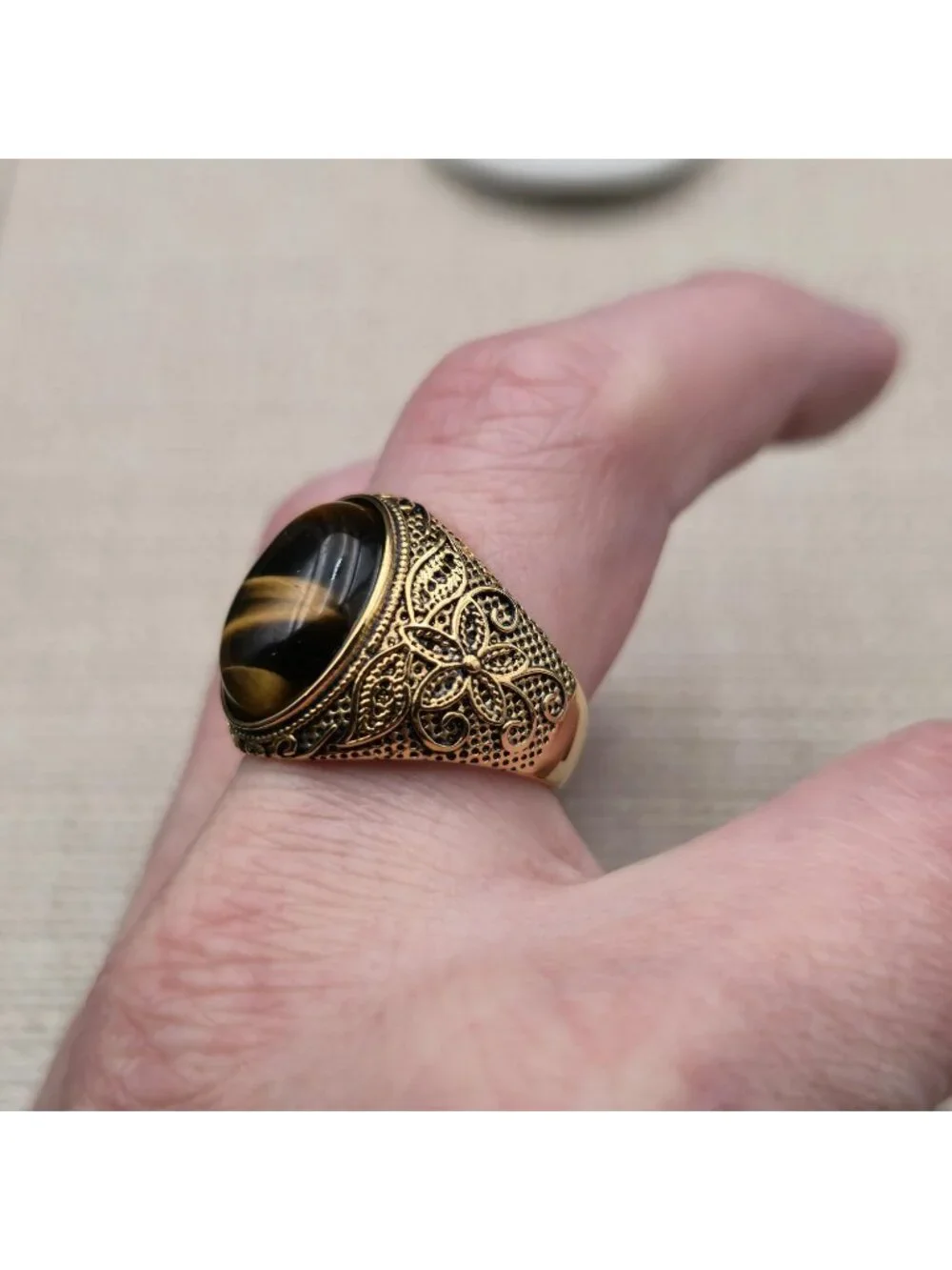 Size 10 Vintage Tigers Eye Stone Ring - Ornate Floral Accent Band A8107